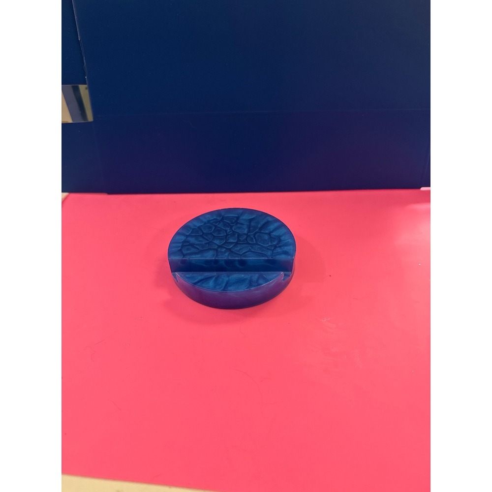 Handmade Blue Resin Phone Holder Circular Cell Pattern Desk Accessory Stand